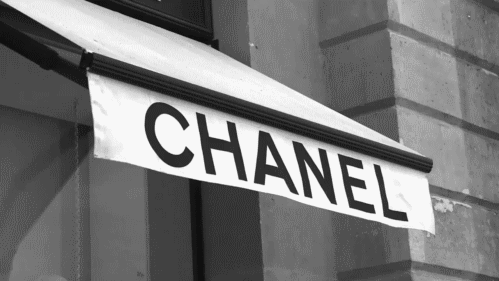 Bolsa Chanel: Ícone da moda valoriza 35% ao ano. Vale investir?